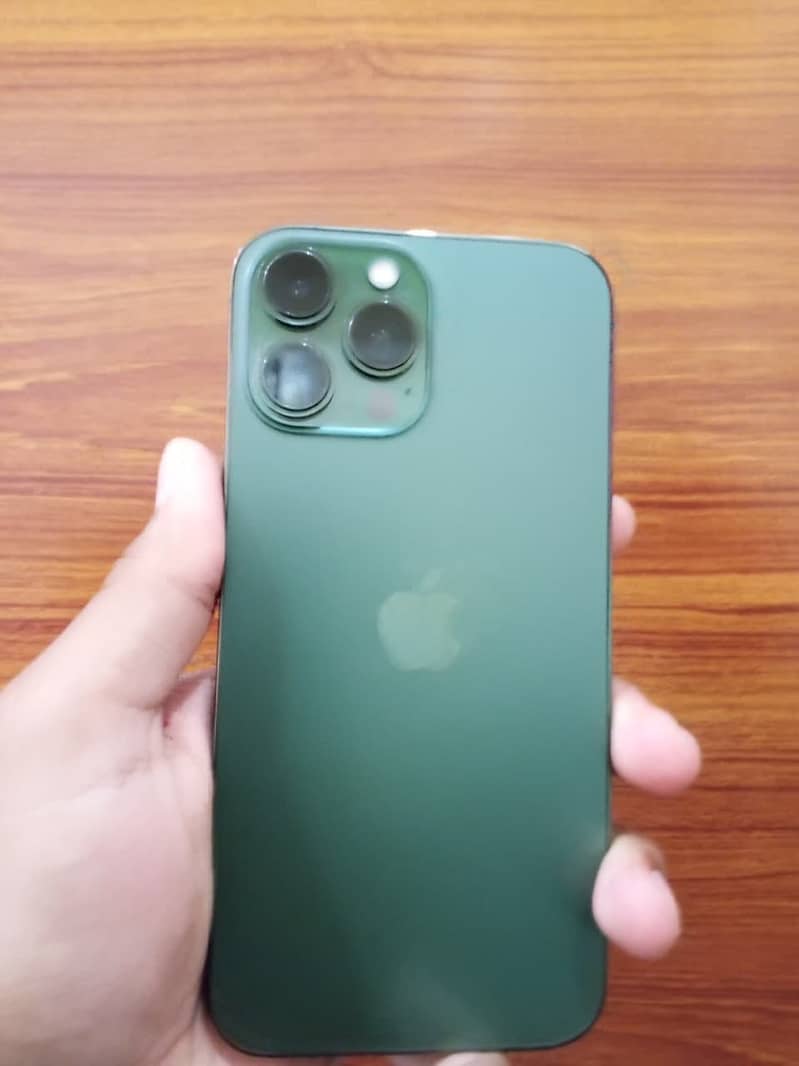 Apple iPhone 13 Pro Max 4