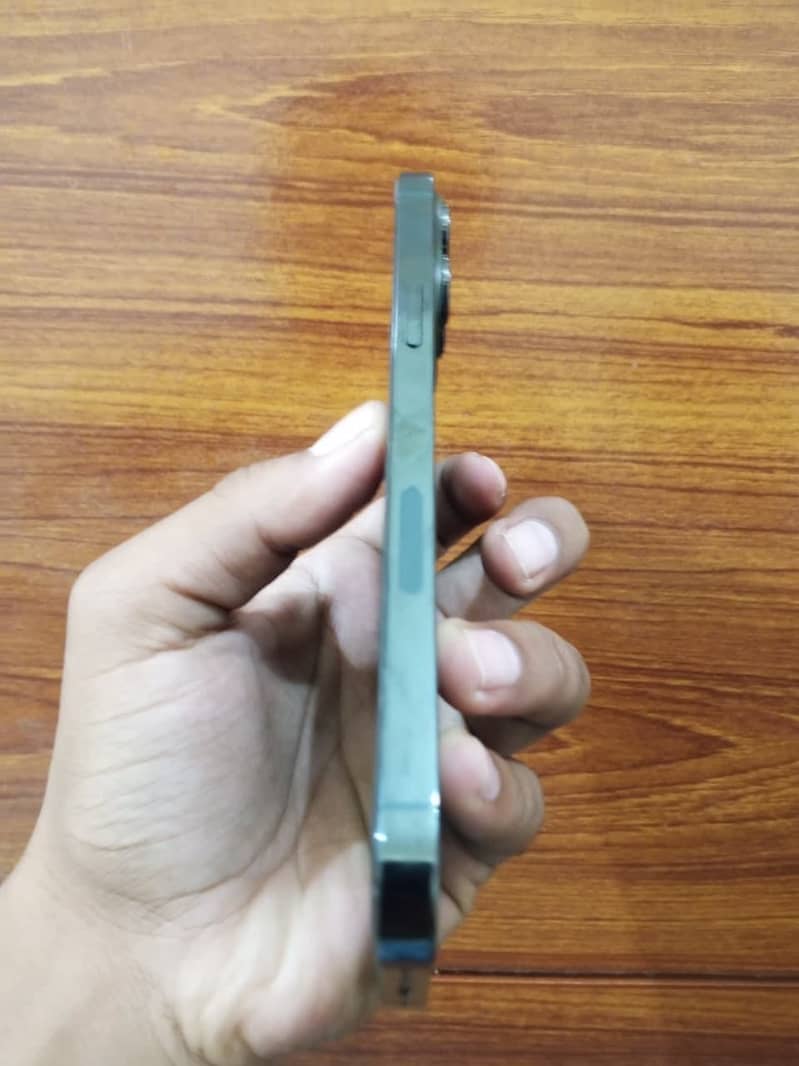Apple iPhone 13 Pro Max 5