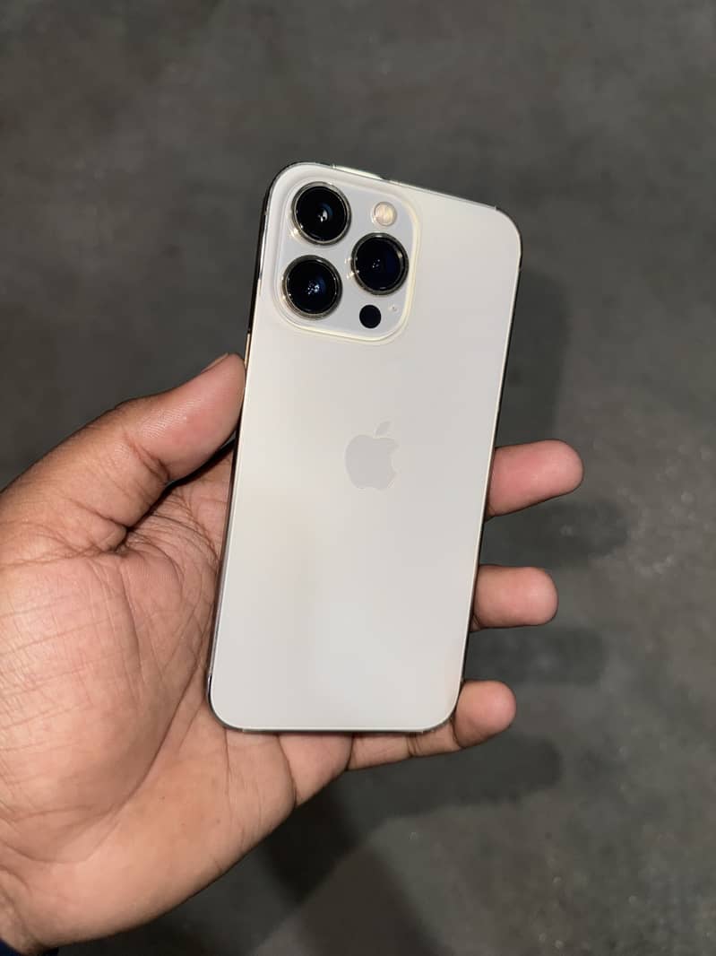 Apple iPhone 13 Pro 2