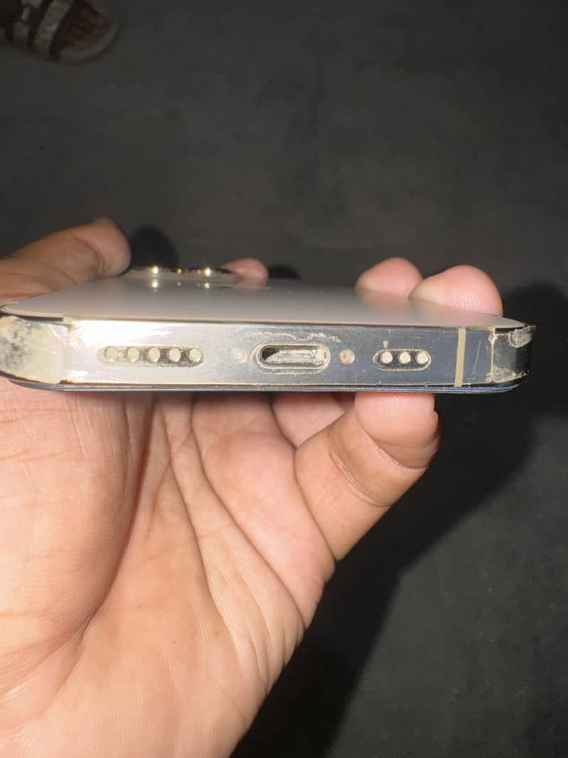 Apple iPhone 13 Pro 6