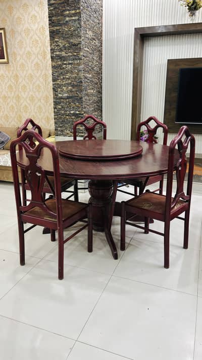 ROUND DINING TABLE WINE RED