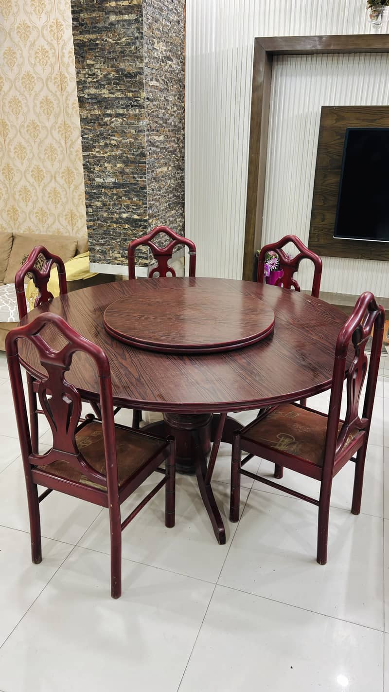 ROUND DINING TABLE WINE RED 1