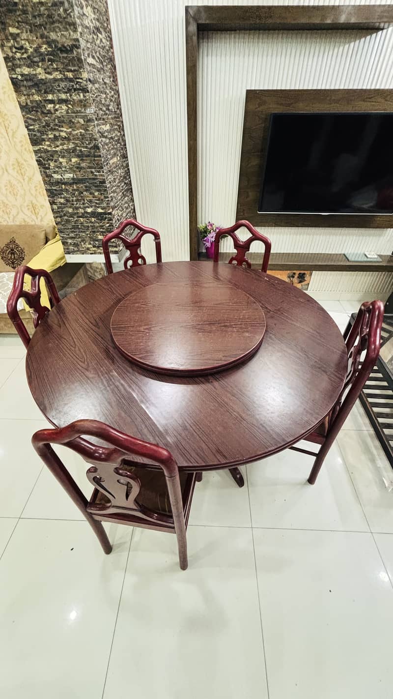 ROUND DINING TABLE WINE RED 2