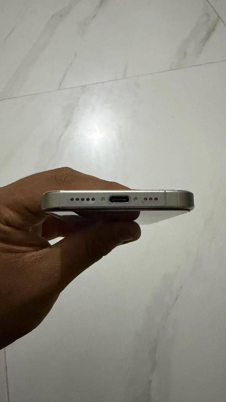 Apple iPhone 15 Pro 6