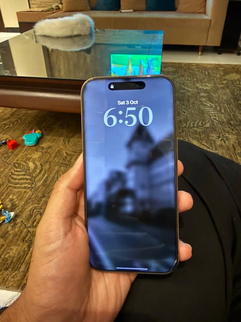 Apple iPhone 16 Pro 1