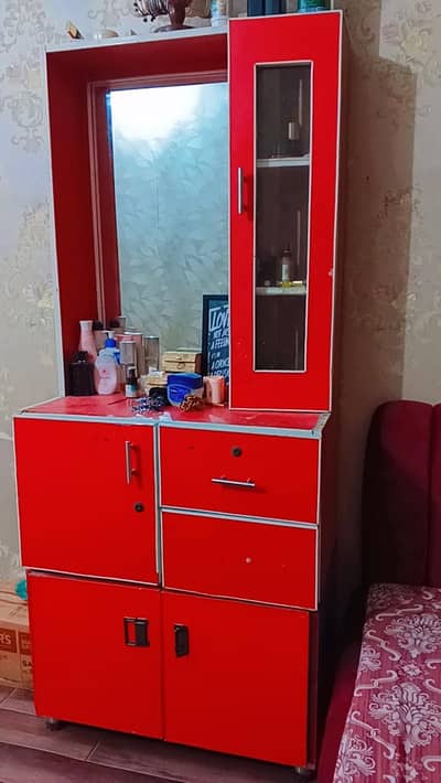 Dressing table