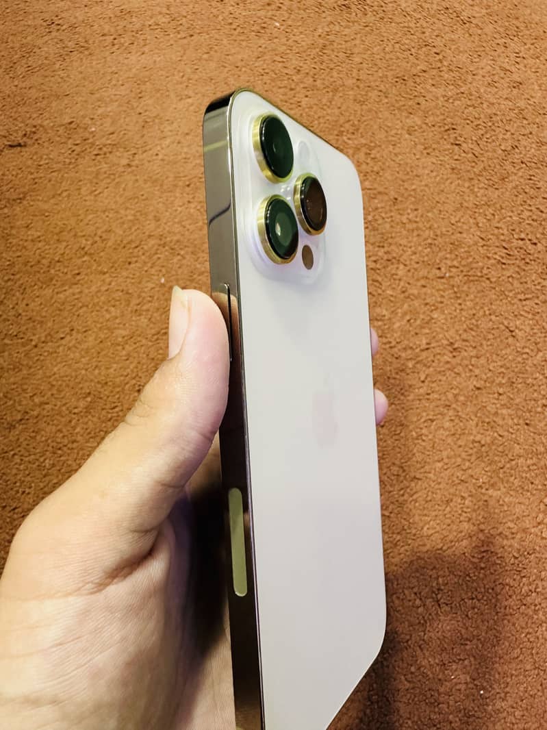 Apple iPhone 14 Pro Max 3