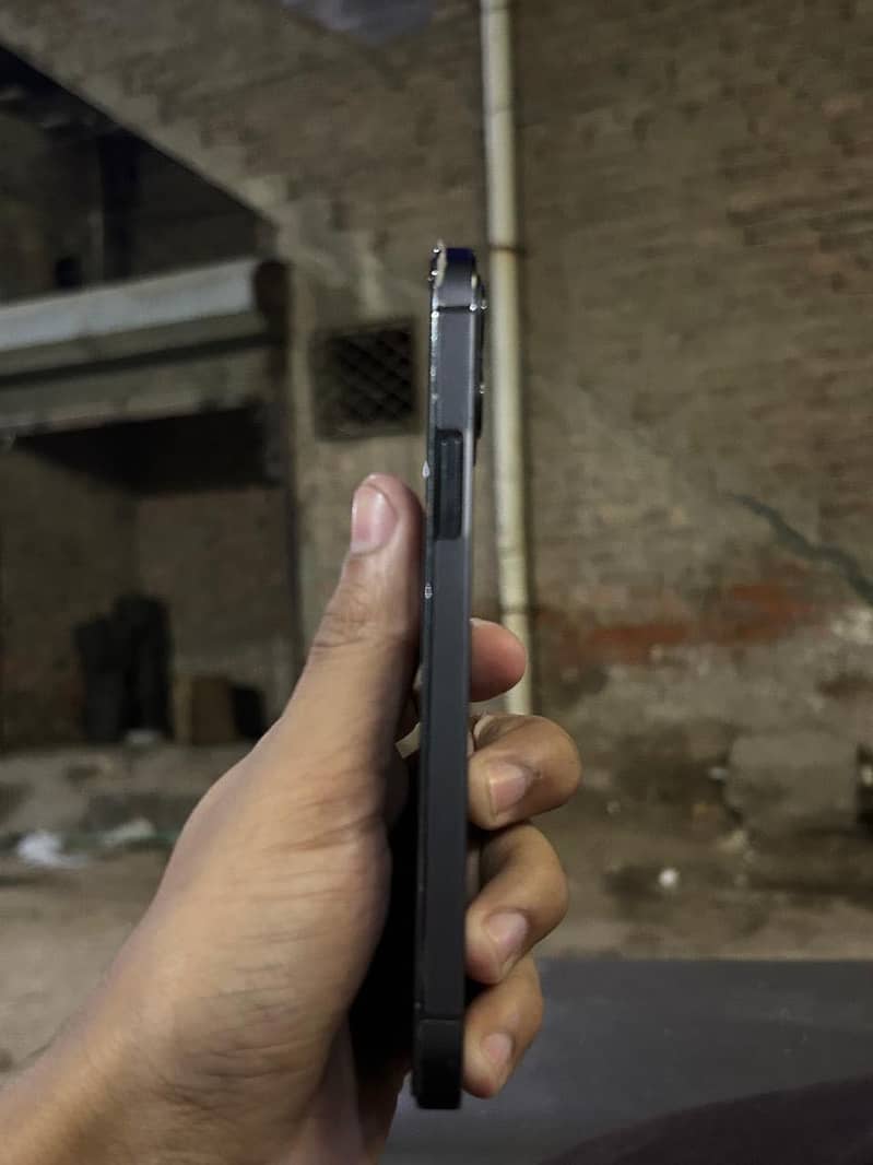 Apple iPhone 12 Pro 6