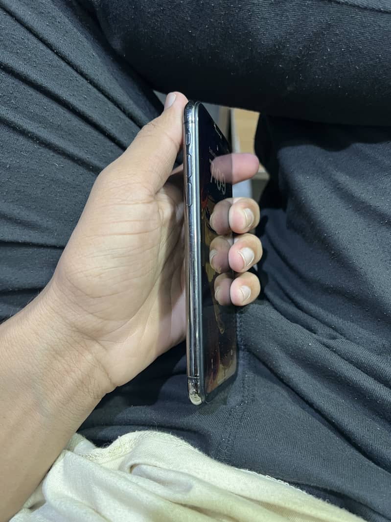 Apple iPhone X 2