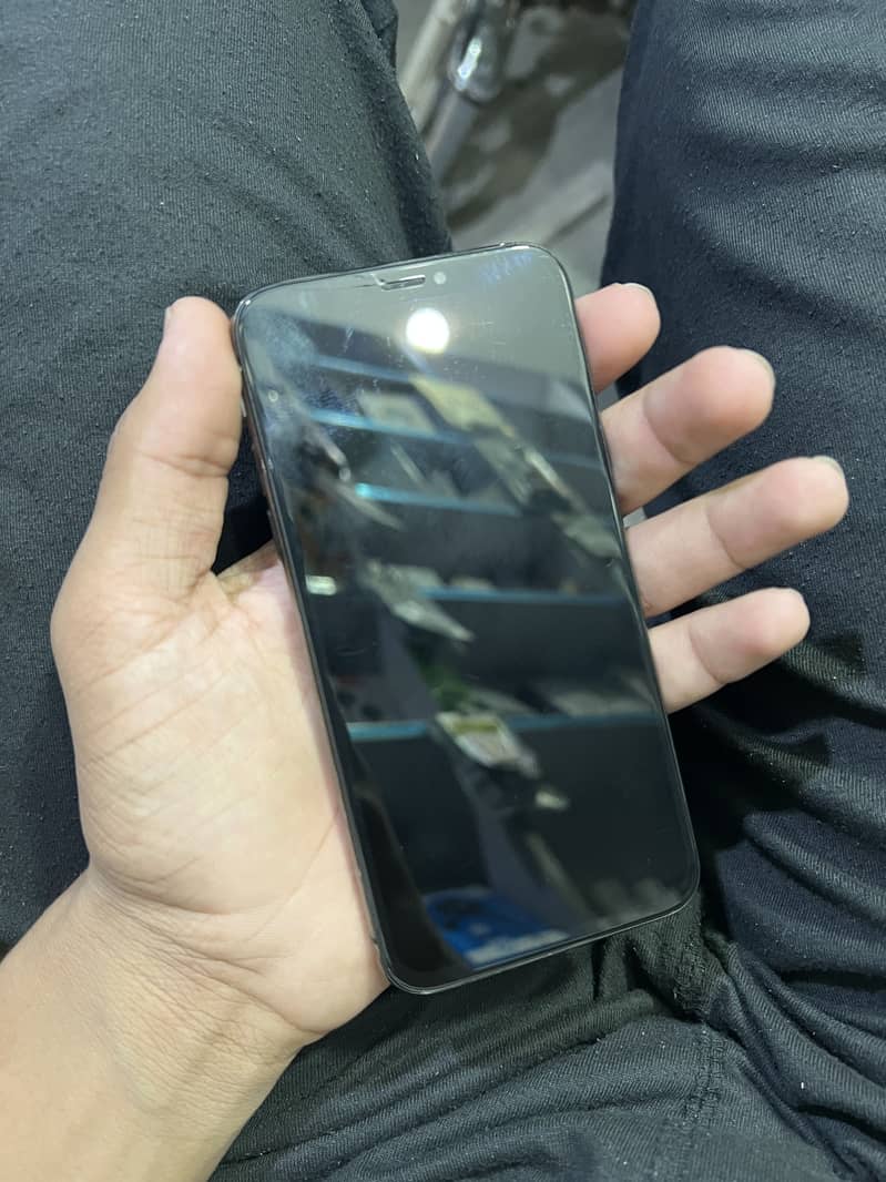 Apple iPhone X 3