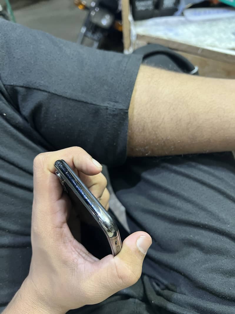 Apple iPhone X 5