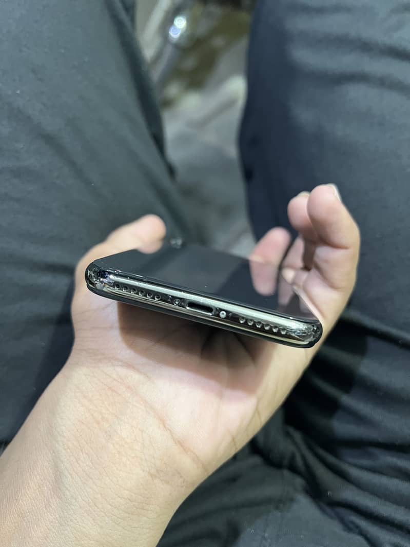 Apple iPhone X 6