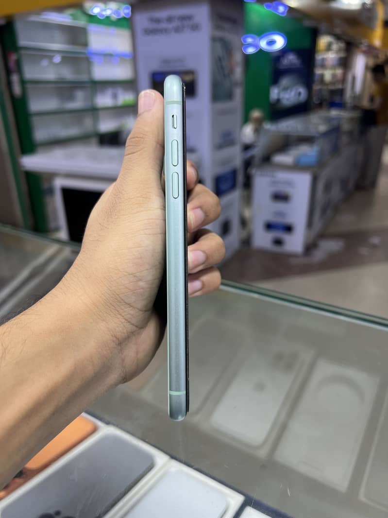 Apple iPhone 11 2