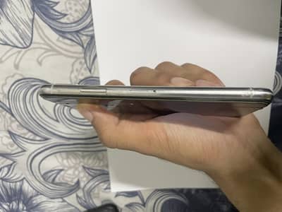 Apple iPhone XS