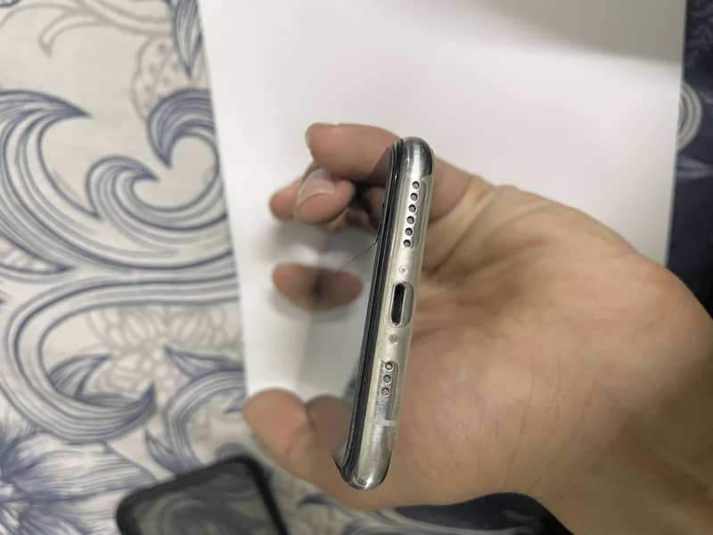 Apple iPhone XS 5