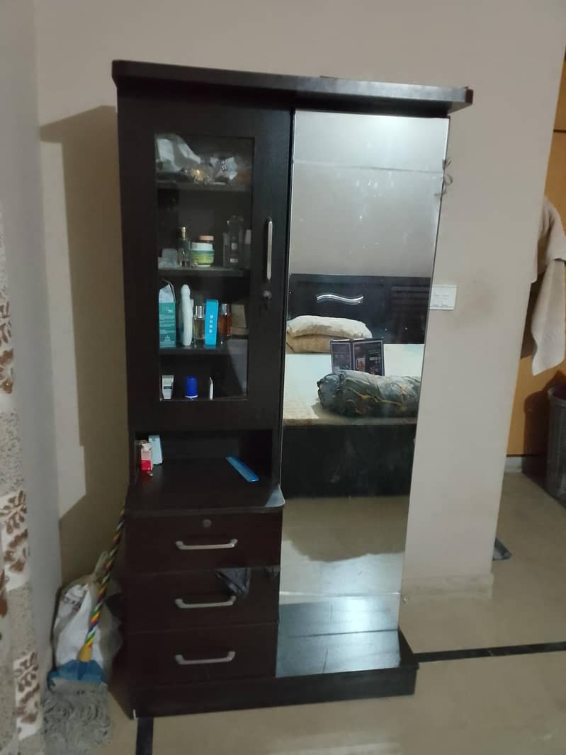 Dressing Table 0