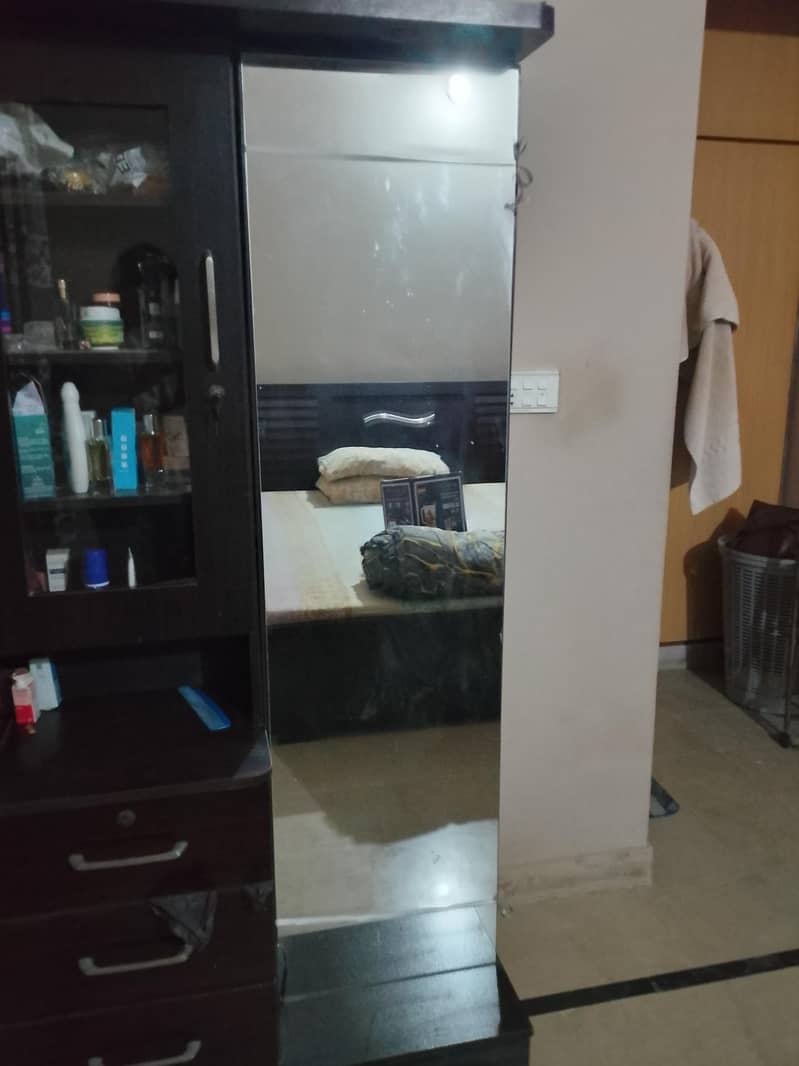 Dressing Table 3