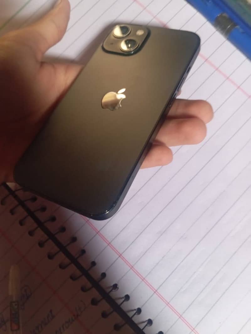 Apple iPhone 13 6