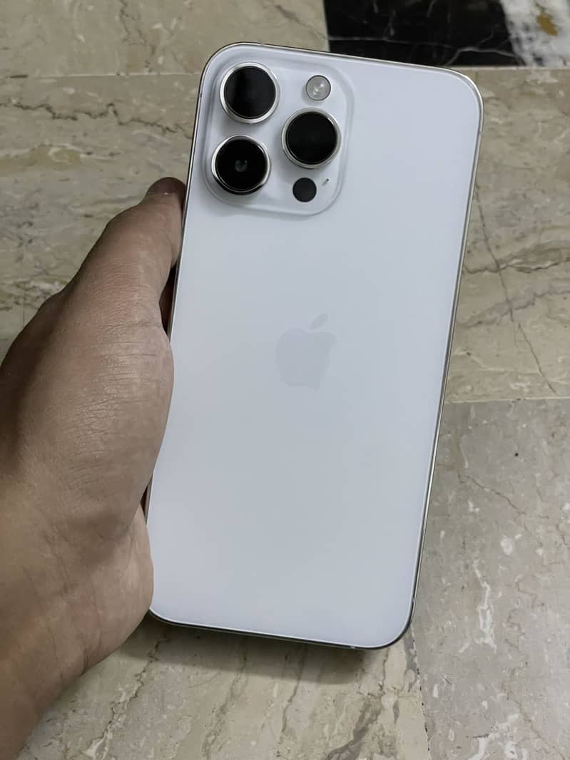 Apple iPhone 14 Pro Max 0