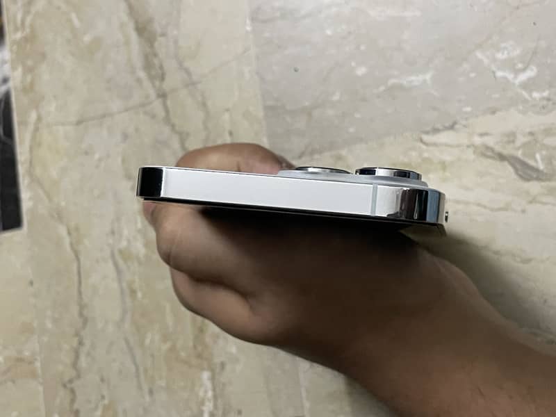 Apple iPhone 14 Pro Max 5