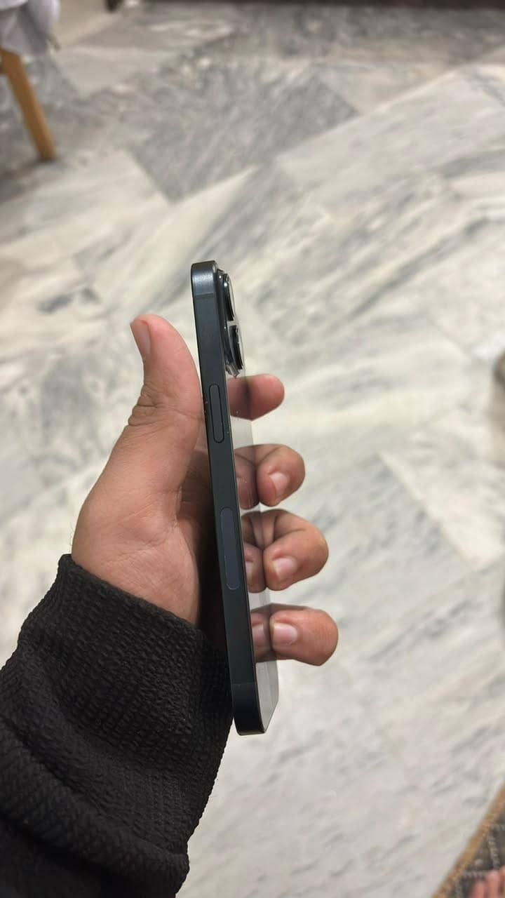 Apple iPhone 14 3