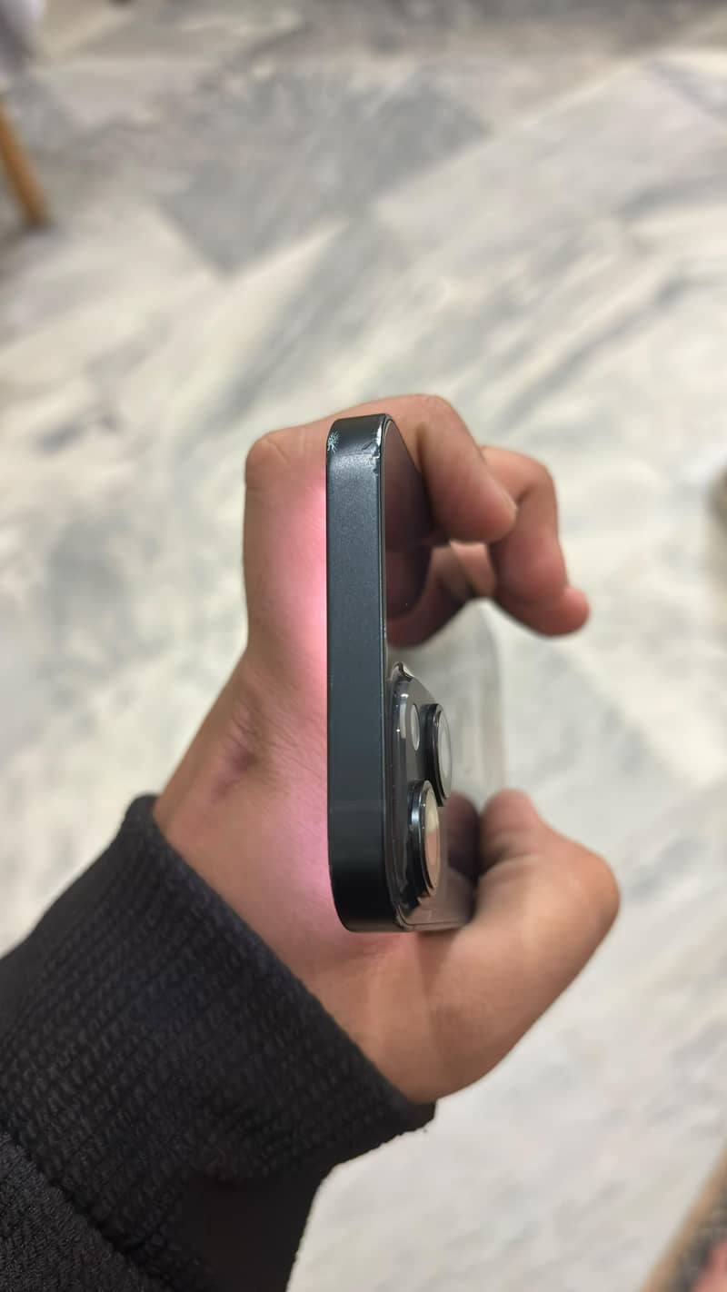 Apple iPhone 14 4