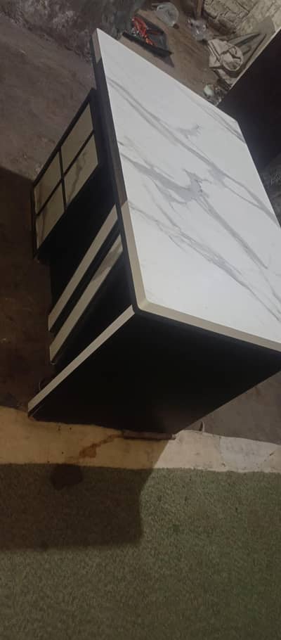 computer and office table. for. sale mint