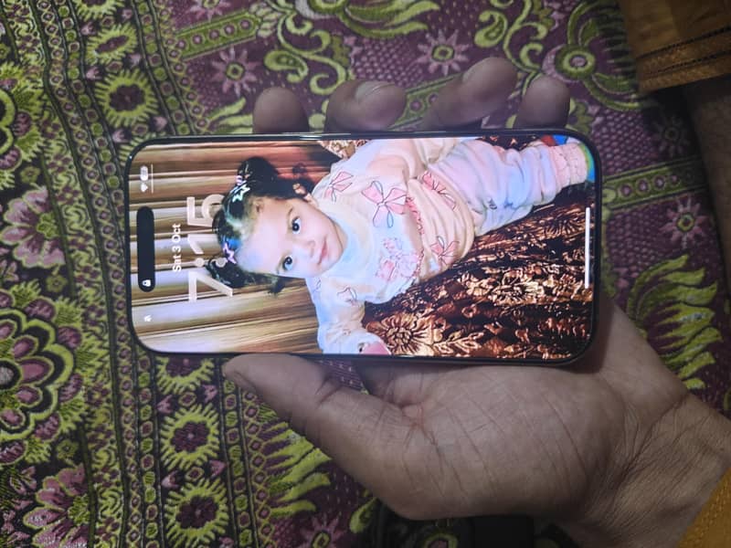 Apple iPhone 16 Pro 0