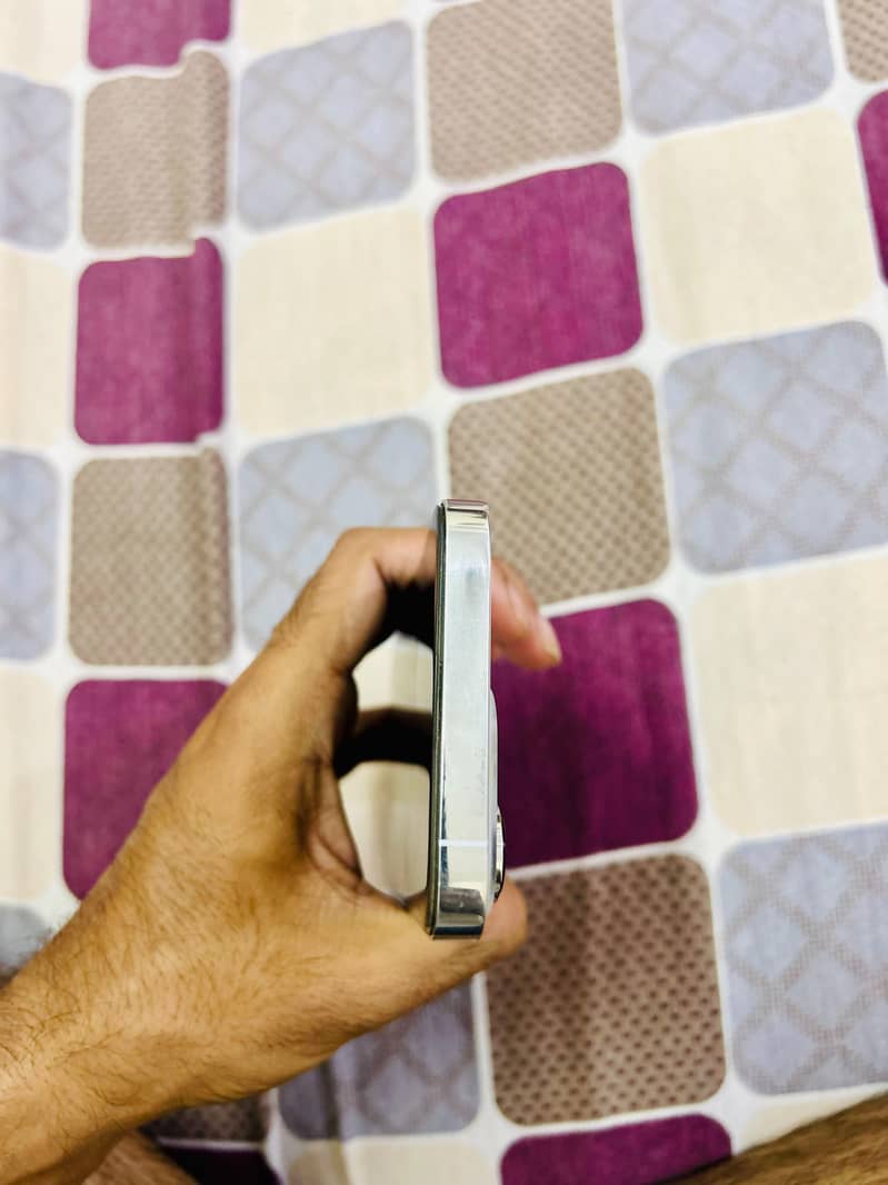 Apple iPhone 13 Pro 5