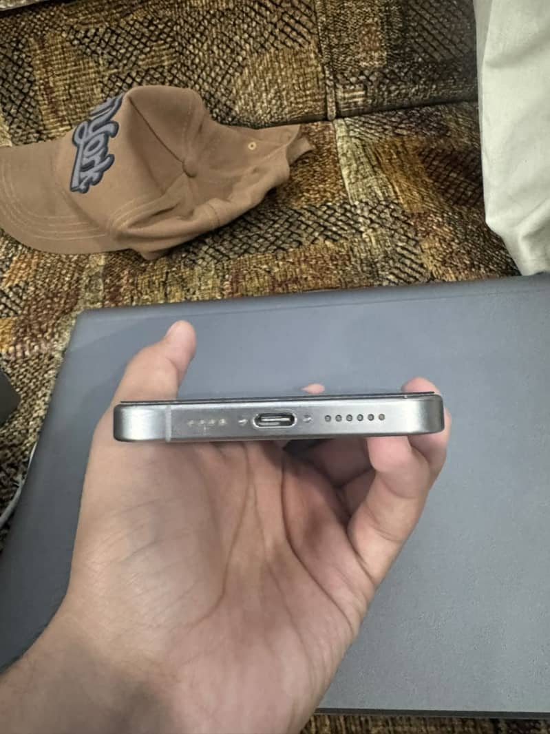 Apple iPhone 15 Pro Max 5
