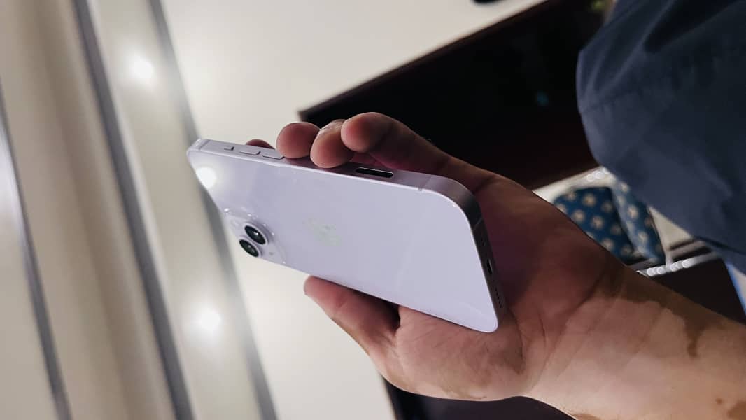 Apple iPhone 14 4