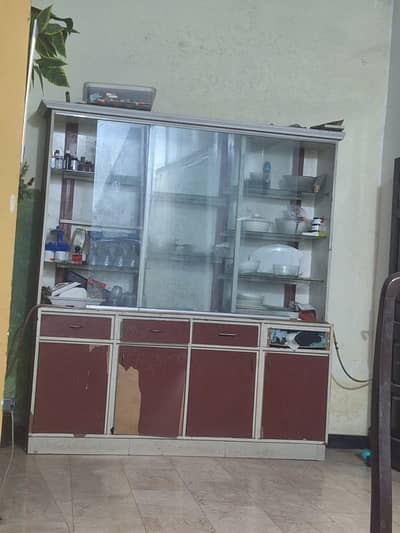 Bartan almari/cabinet for crockery