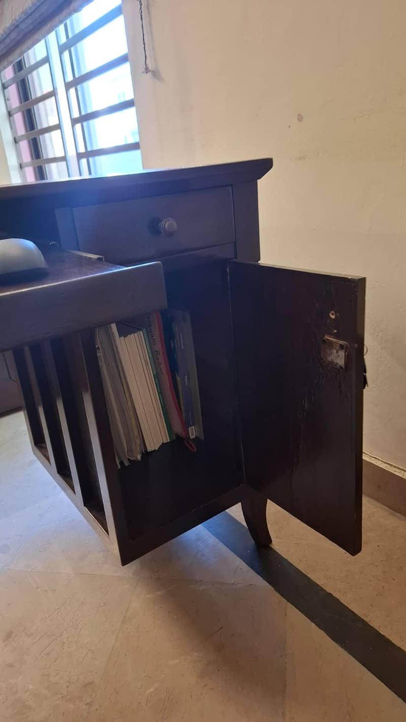 Computer table - Study table for sale 2