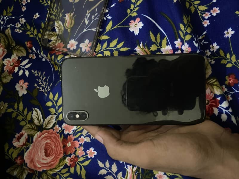 Apple iPhone XS Max 0