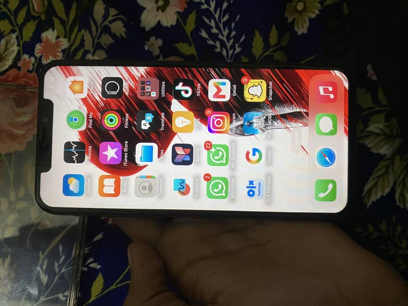 Apple iPhone XS Max 5