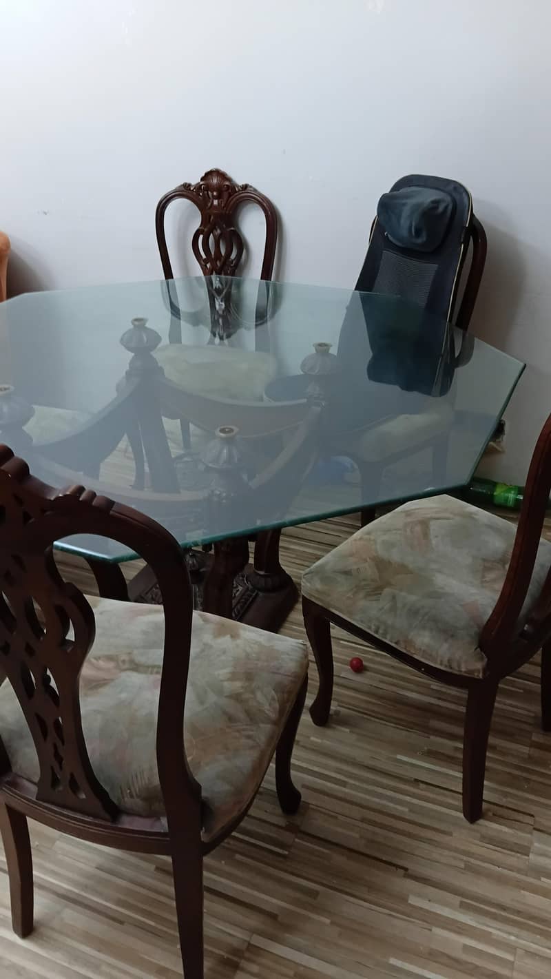 Dinning table 0