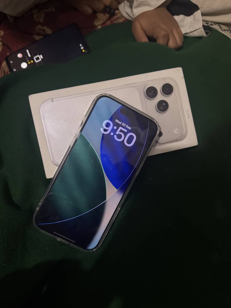 Apple iPhone 17 Pro Max 2