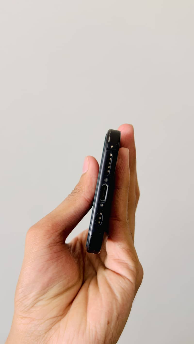 Apple iPhone 15 4