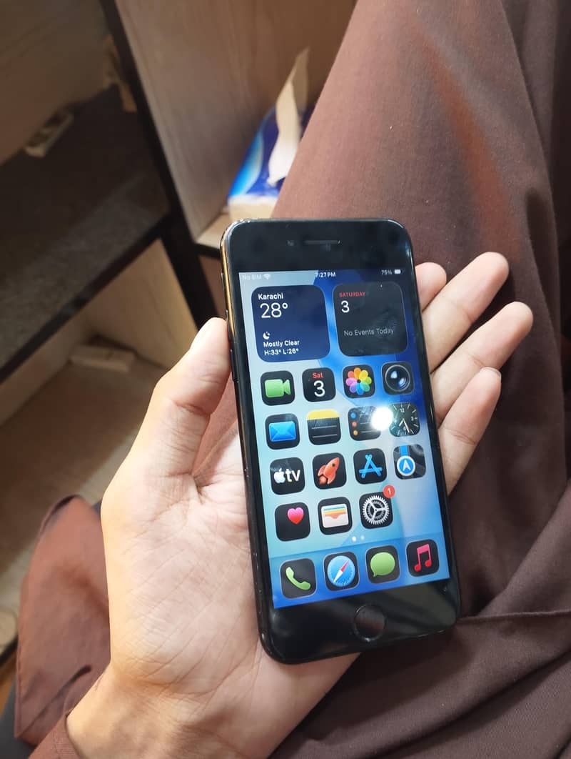 Apple iPhone SE 0