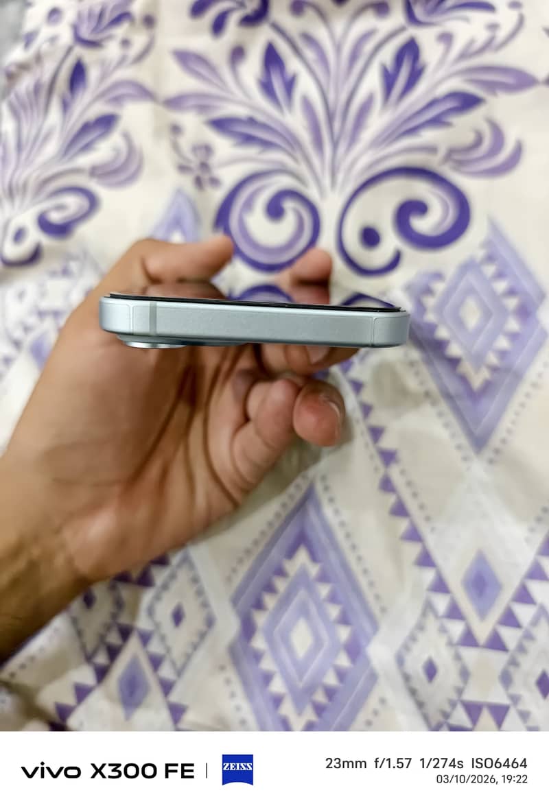 Apple iPhone 15 2