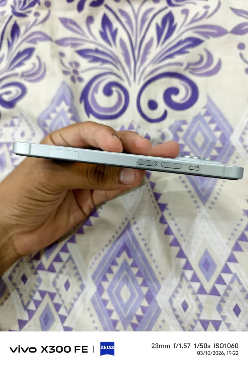 Apple iPhone 15 3