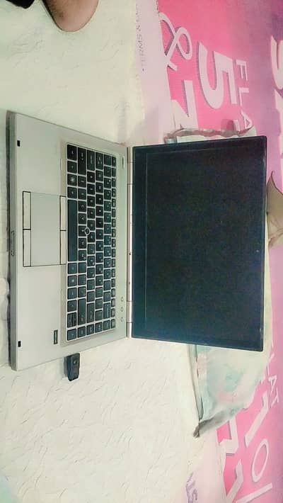 hp laptop  13,000