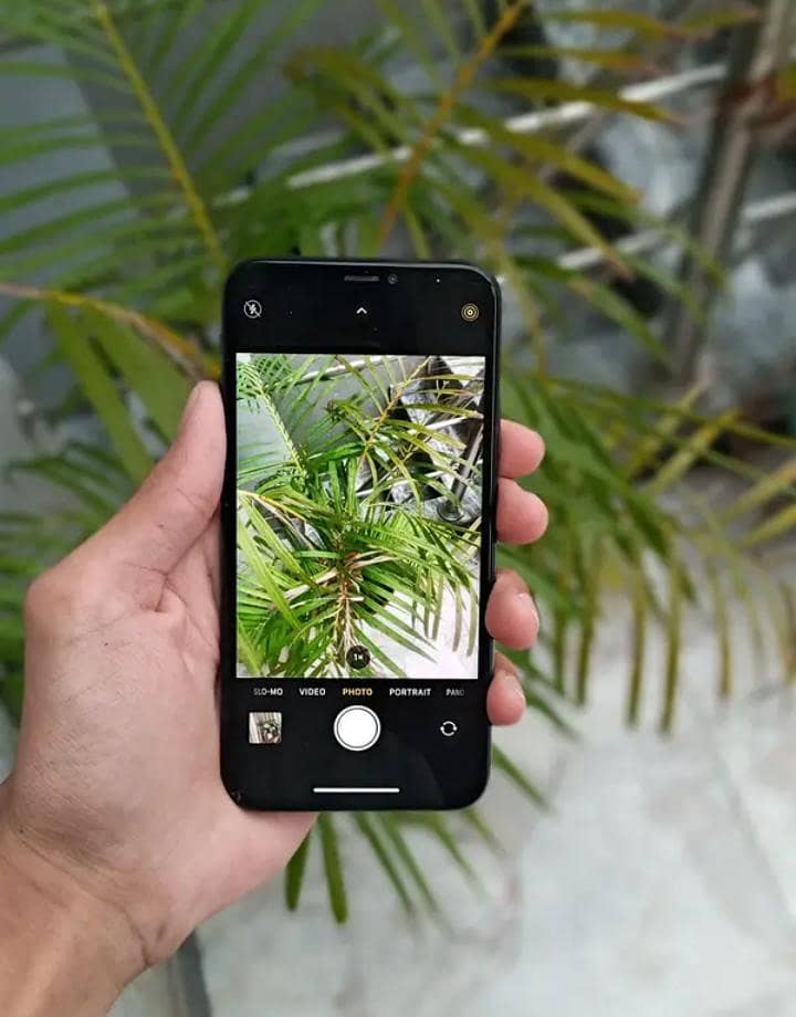 Apple iPhone XS 3