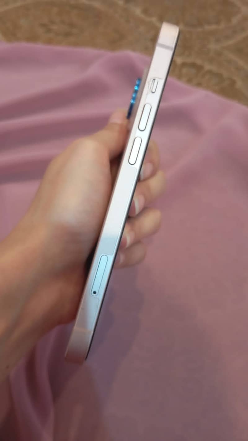 iPhone 13 3