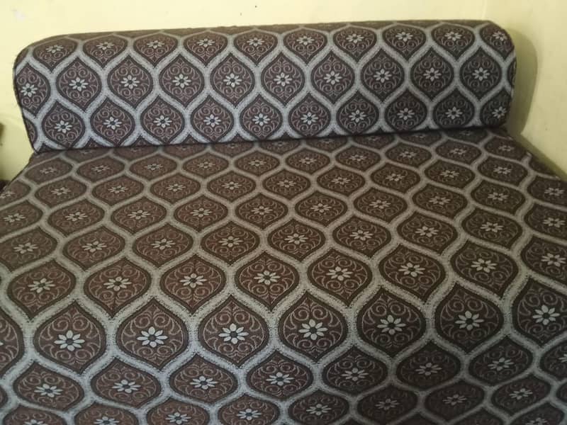 Best condition Fordable sofa 0