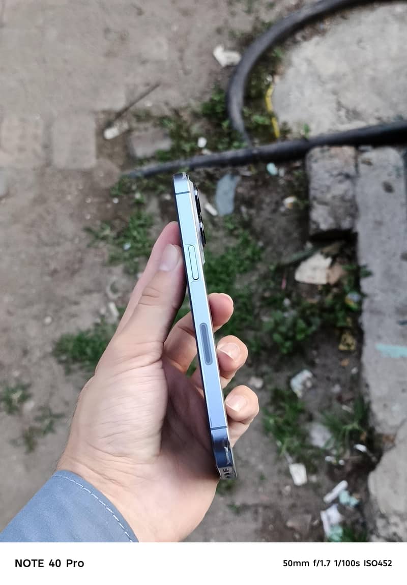Apple iPhone 13 Pro 2