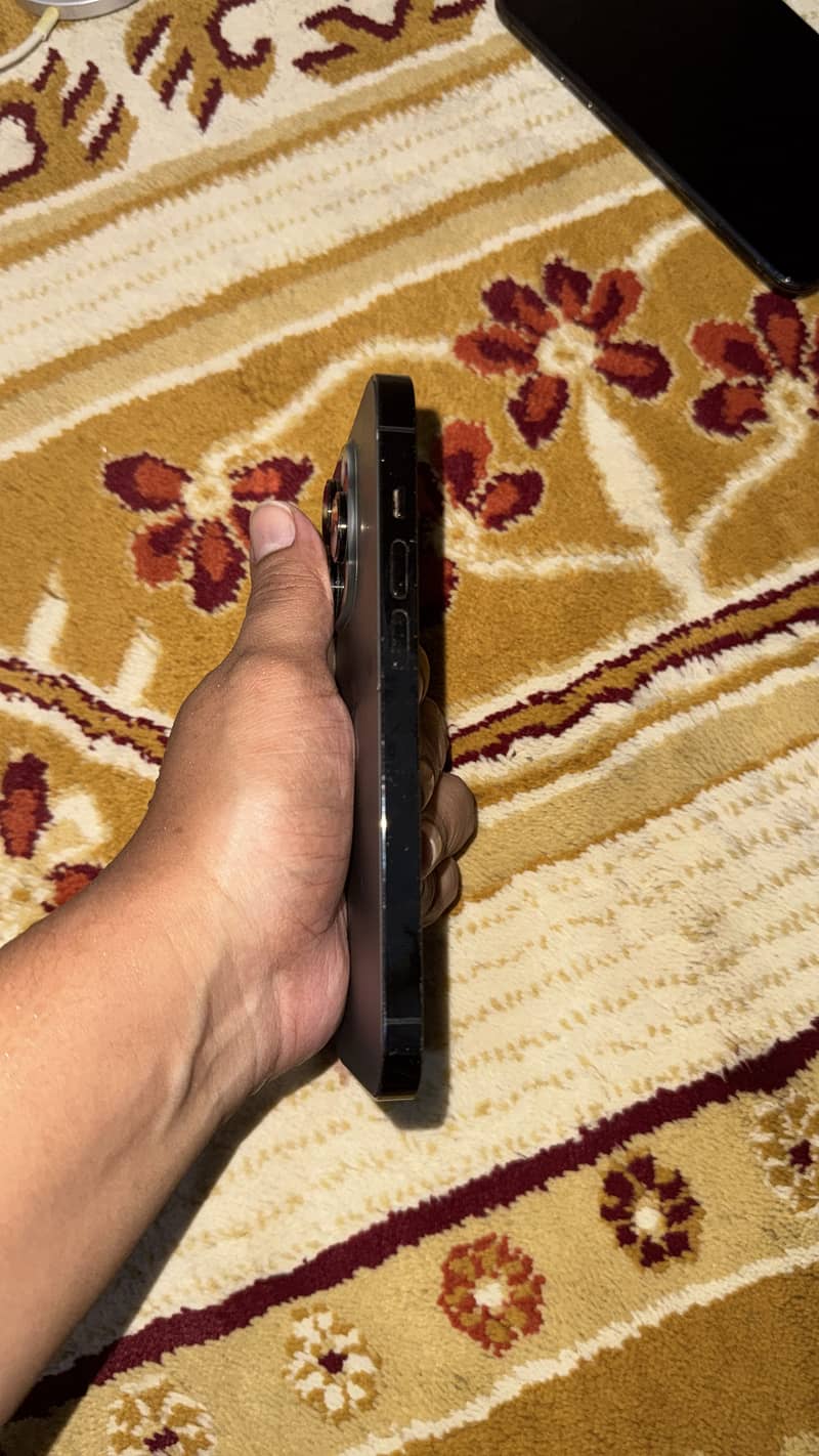 Apple iPhone 14 Pro 2