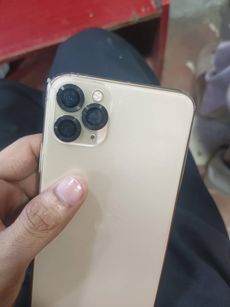 Apple iPhone 11 Pro Max 3