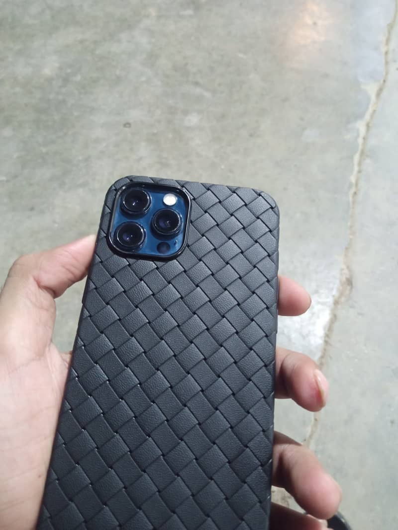 IPHONE 12 PRO MAX 4