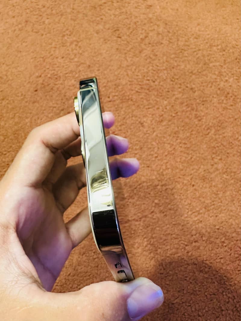 Apple iPhone 14 Pro Max JV 4